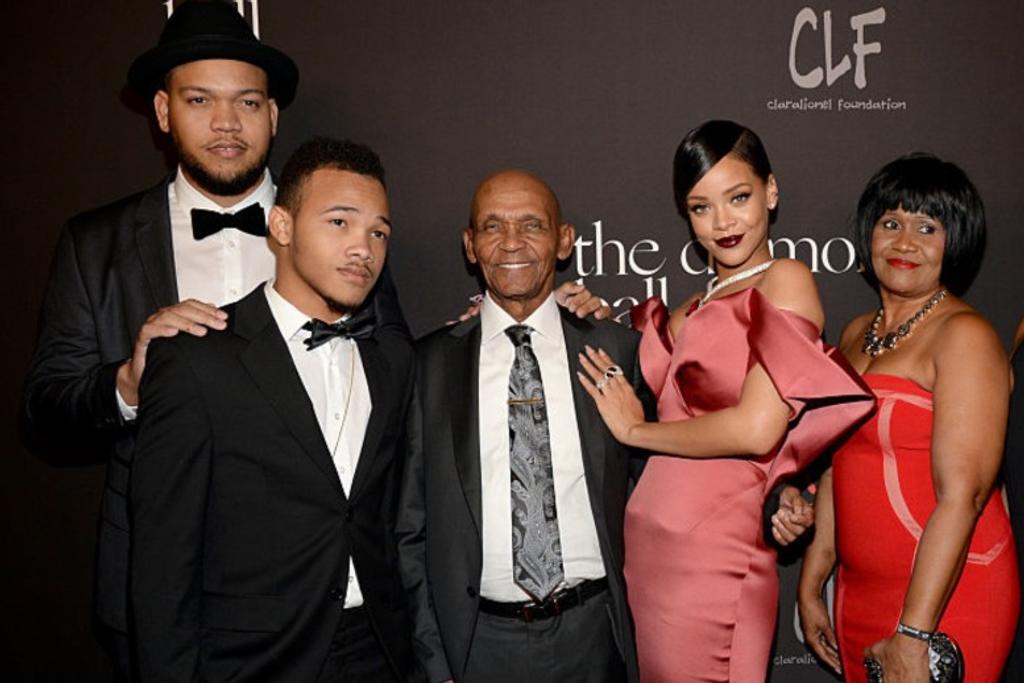 Rihanna, family, related, brothers