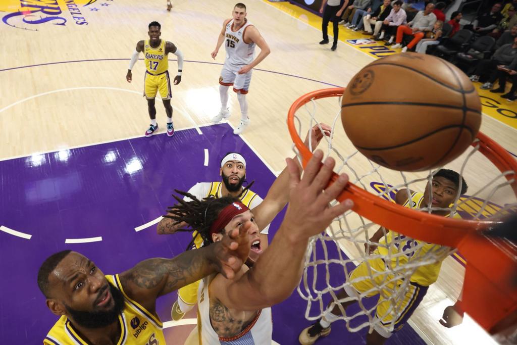 LeBron James Nuggets Lakers